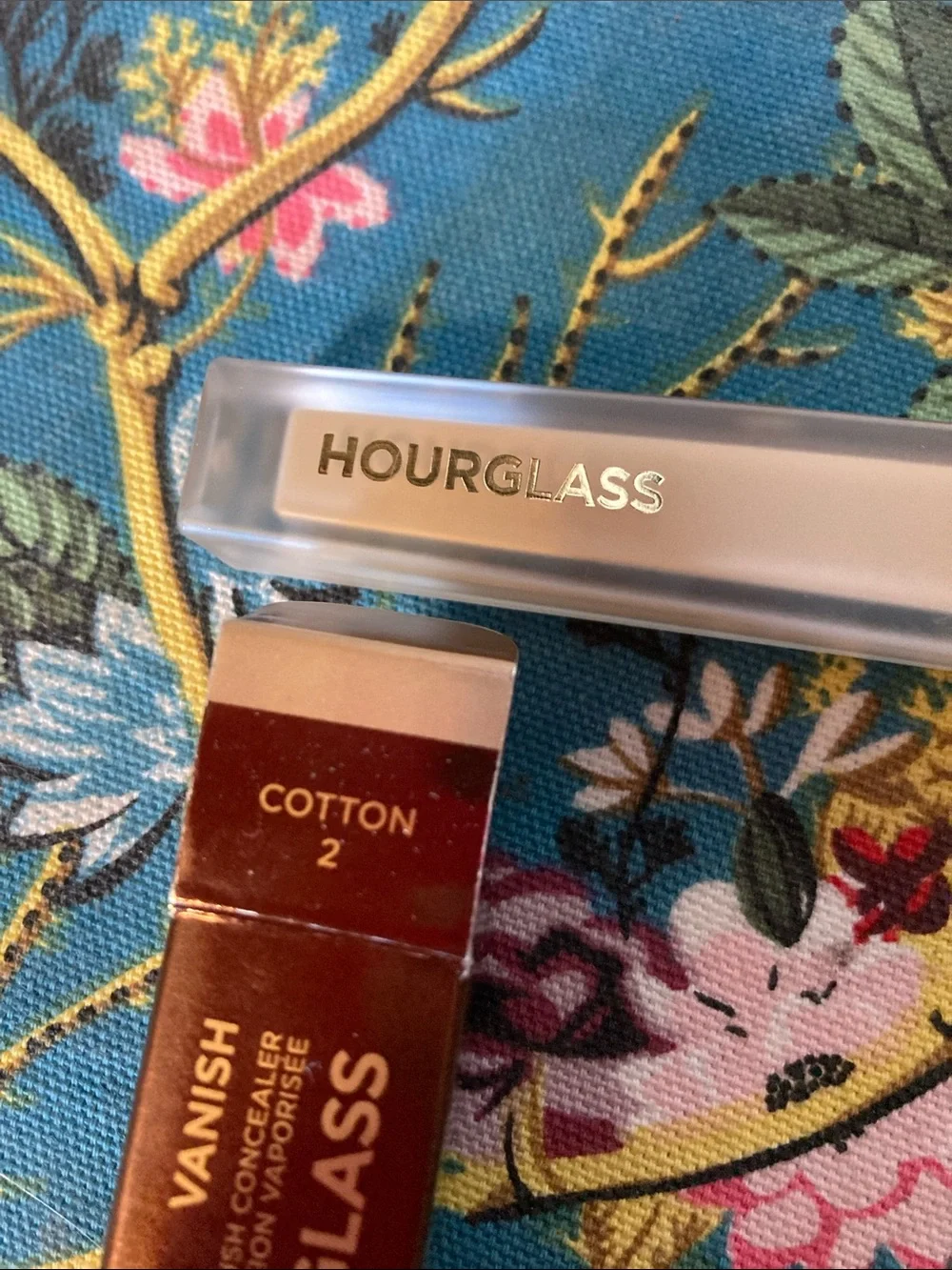Hourglass Cotton Concealer